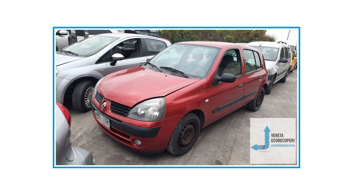 RENAULT CLIO 2a Serie  del 2004 parti usate e ricambi