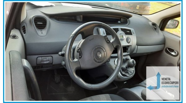 RENAULT MEGANE 2a Serie  del 2006 parti usate e ricambi