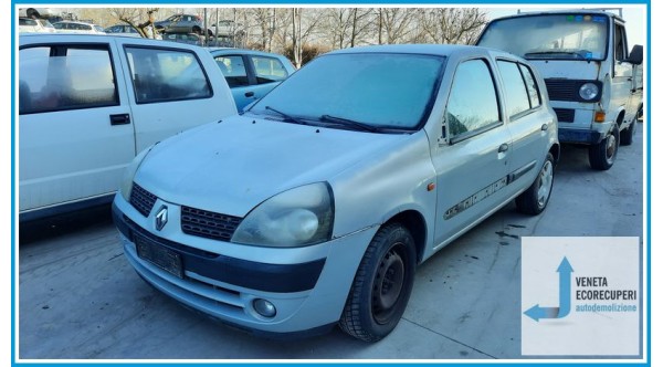 RENAULT CLIO 2a Serie  del 2002 parti usate e ricambi