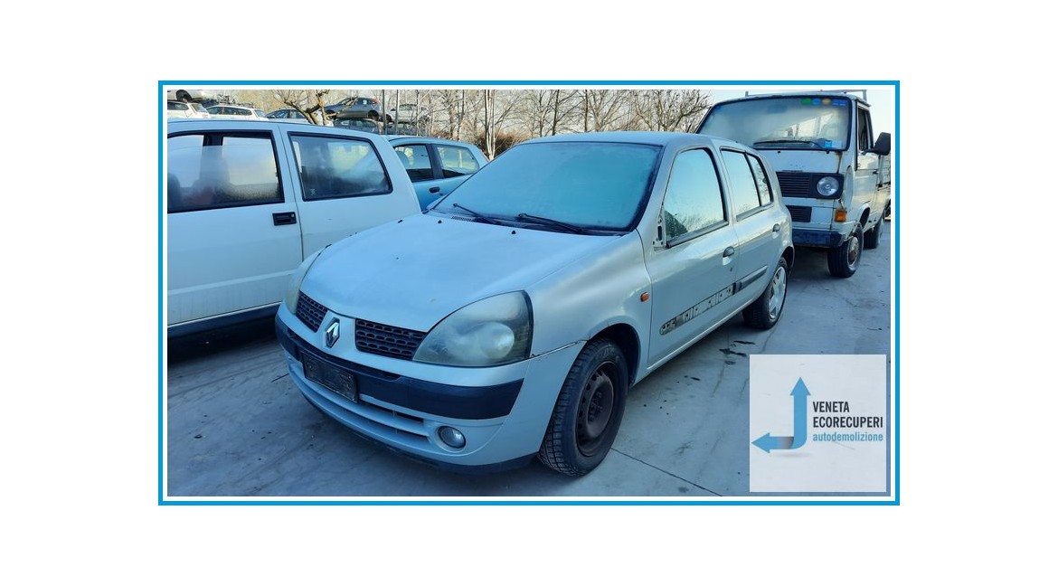 RENAULT CLIO 2a Serie  del 2002 parti usate e ricambi