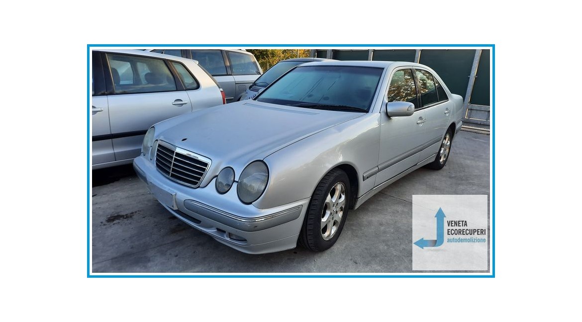 MERCEDES-BENZ Classe E W/S210 del 2001 parti usate e ricambi