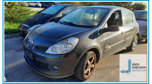 RENAULT CLIO 3a Serie  del 2006 parti usate e ricambi