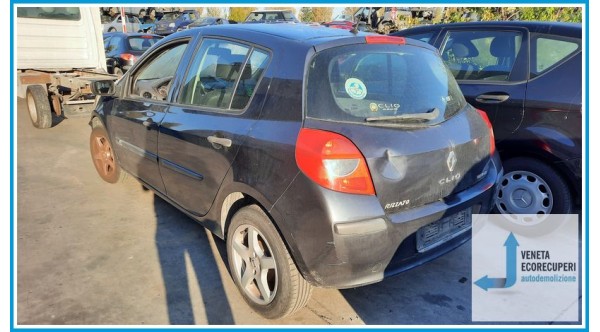 RENAULT CLIO 3a Serie  del 2006 parti usate e ricambi
