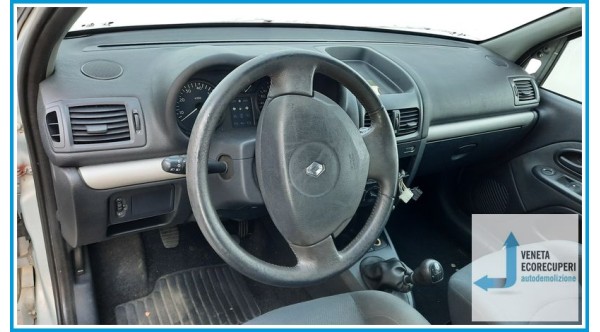 RENAULT CLIO 2a Serie  del 2002 parti usate e ricambi