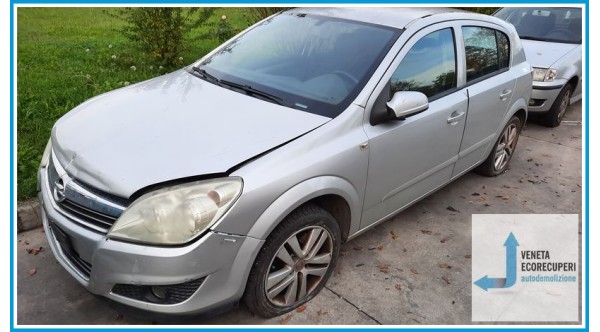 OPEL ASTRA A04 del 2009 parti usate e ricambi