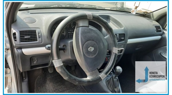 RENAULT CLIO 2a Serie  del 2003 parti usate e ricambi