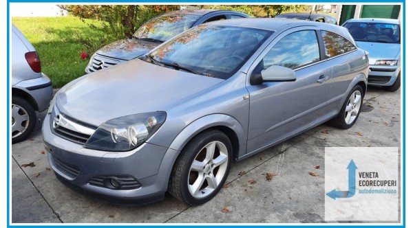 OPEL ASTRA A04 del 2005 parti usate e ricambi