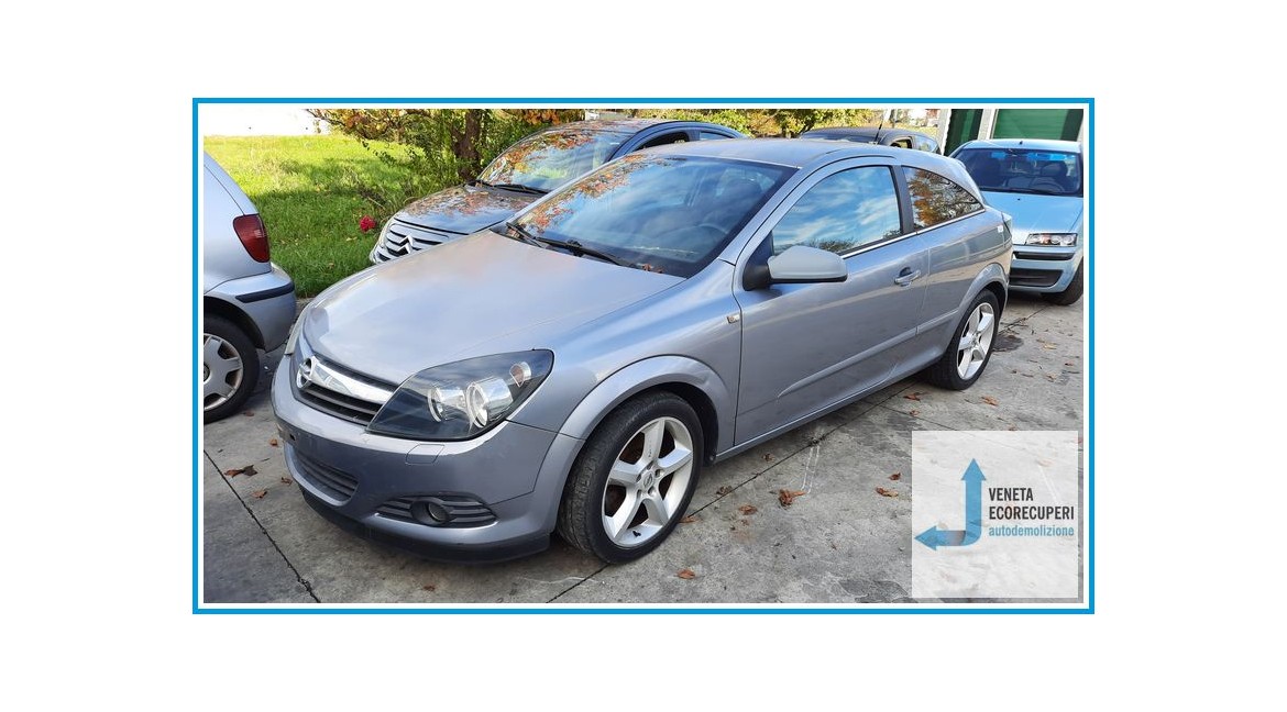 OPEL ASTRA A04 del 2005 parti usate e ricambi