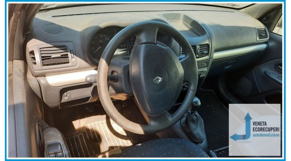 RENAULT CLIO 2a Serie  del 2003 parti usate e ricambi