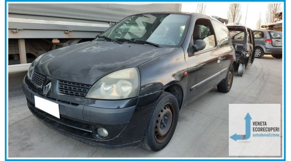 RENAULT CLIO 2a Serie  del 2002 parti usate e ricambi