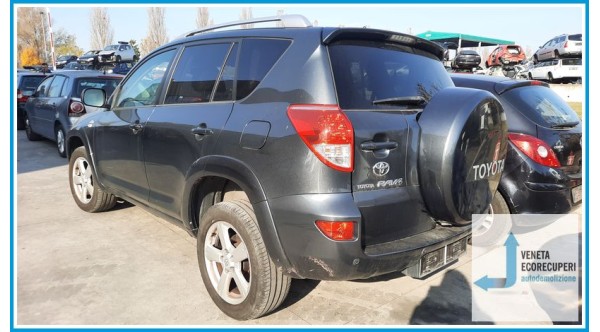 TOYOTA RAV 4 3a Serie  del 2006 parti usate e ricambi