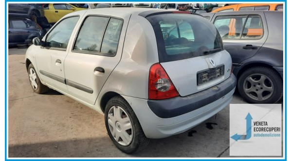 RENAULT CLIO 2a Serie  del 2003 parti usate e ricambi