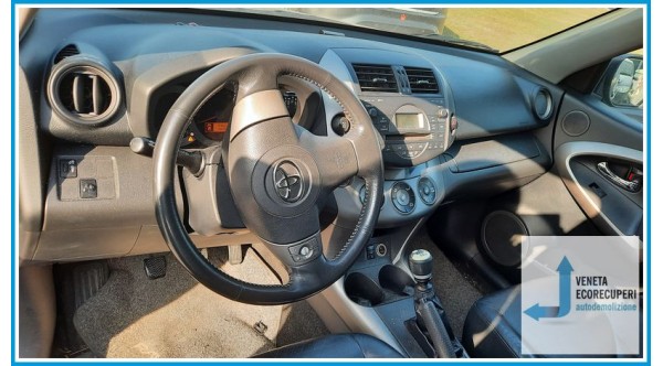 TOYOTA RAV 4 3a Serie  del 2006 parti usate e ricambi