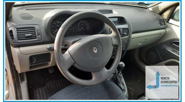 RENAULT CLIO 2a Serie  del 2003 parti usate e ricambi