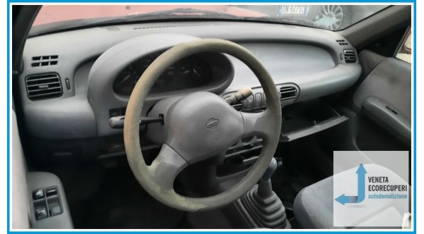 NISSAN MICRA K11E del 1994 parti usate e ricambi