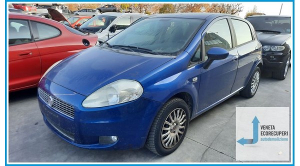 FIAT GRANDE PUNTO 3X del 2009 parti usate e ricambi