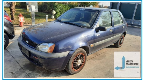 FORD FIESTA DX del 2002 parti usate e ricambi