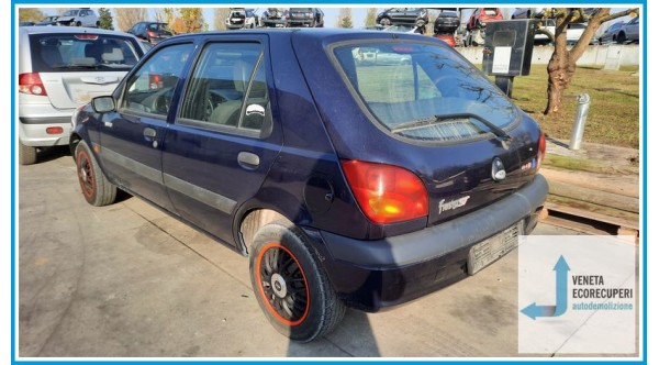 FORD FIESTA DX del 2002 parti usate e ricambi