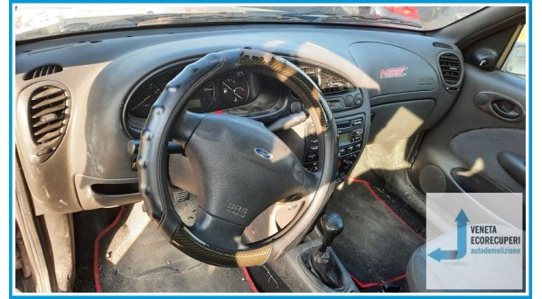 FORD FIESTA DX del 2002 parti usate e ricambi