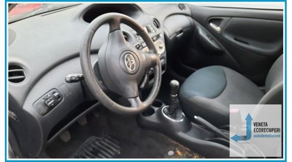 TOYOTA YARIS JPP del 2003 parti usate e ricambi