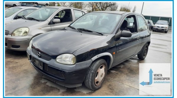 OPEL CORSA S93 del 1998 parti usate e ricambi