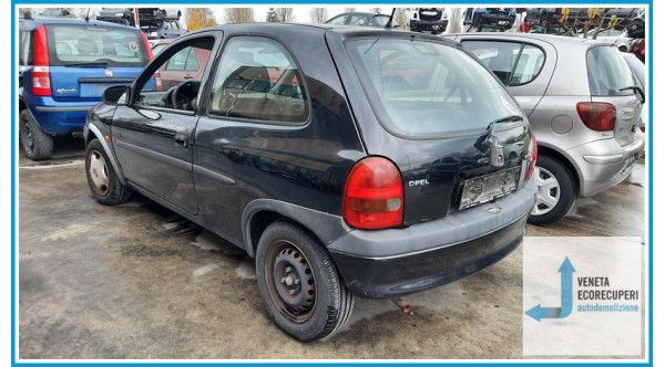 OPEL CORSA S93 del 1998 parti usate e ricambi
