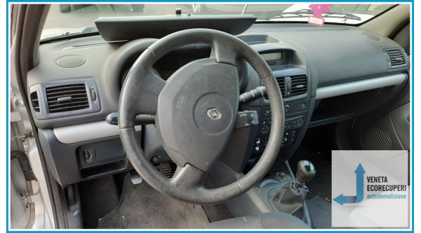 RENAULT CLIO 2a Serie  del 2005 parti usate e ricambi