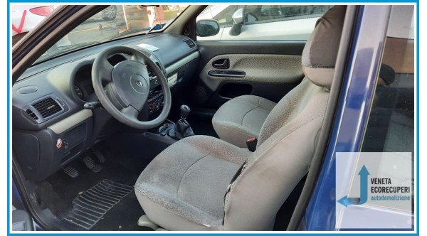 RENAULT CLIO 2a Serie  del 2005 parti usate e ricambi