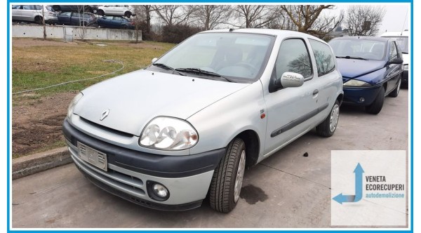 RENAULT CLIO 2a Serie  del 2000 parti usate e ricambi