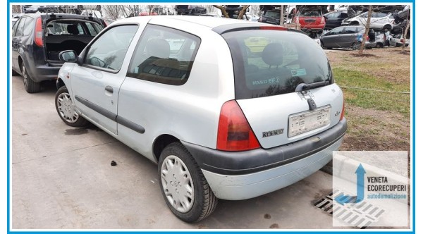 RENAULT CLIO 2a Serie  del 2000 parti usate e ricambi