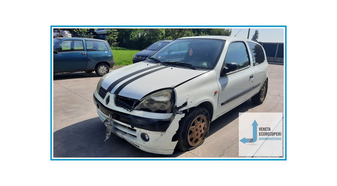 RENAULT CLIO 2a Serie  del 2002 parti usate e ricambi