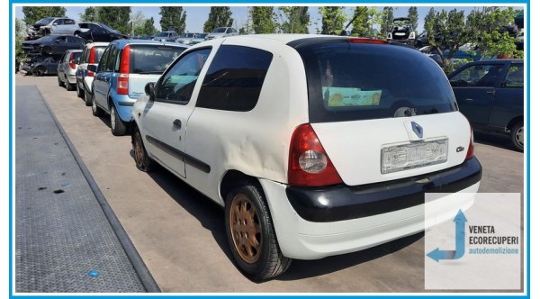 RENAULT CLIO 2a Serie  del 2002 parti usate e ricambi