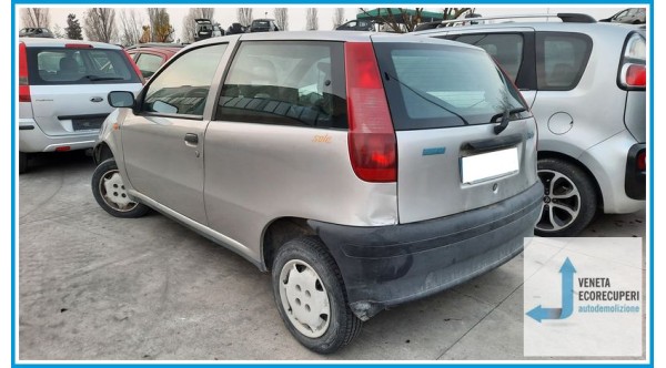 FIAT PUNTO 1a Serie  del 1999 parti usate e ricambi