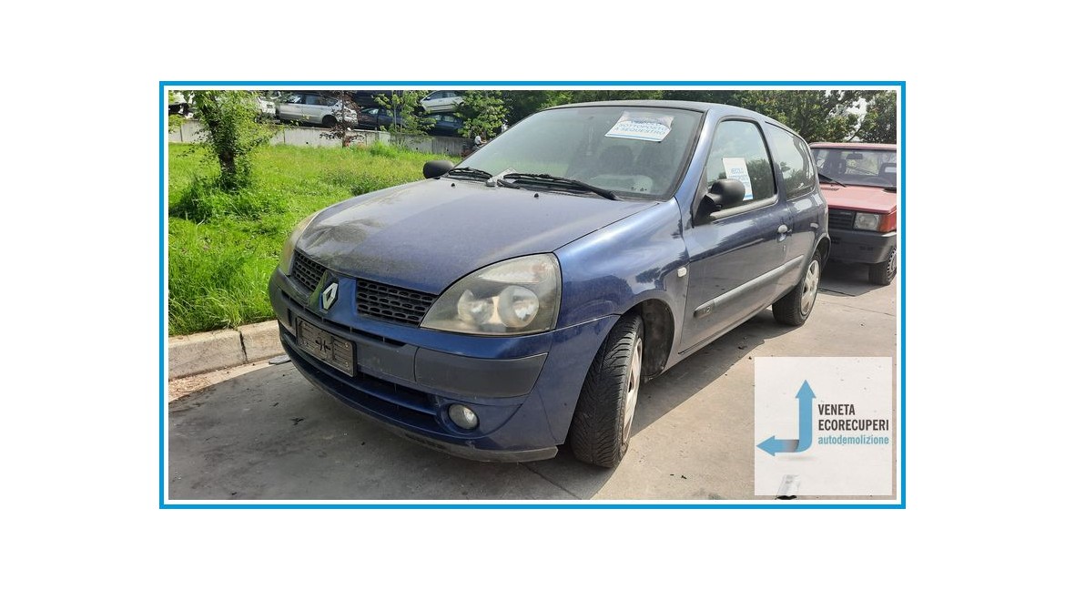 RENAULT CLIO 2a Serie  del 2003 parti usate e ricambi