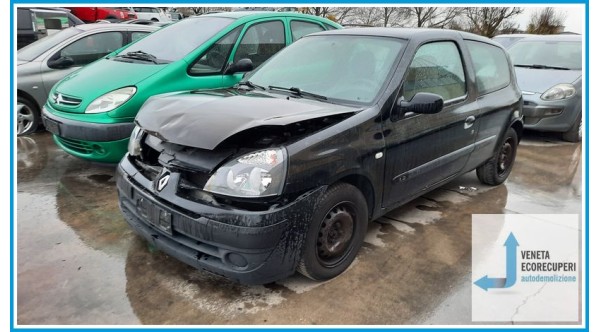 RENAULT CLIO 2a Serie  del 2005 parti usate e ricambi