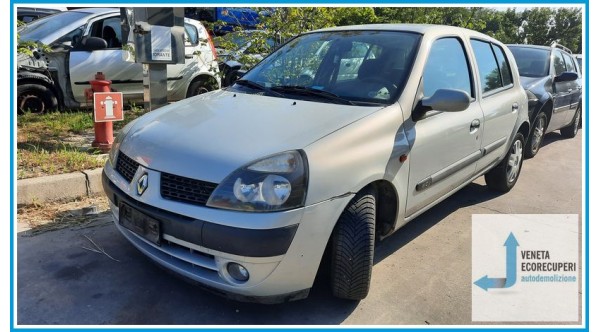 RENAULT CLIO 2a Serie  del 2001 parti usate e ricambi