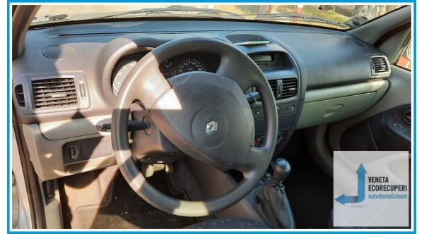 RENAULT CLIO 2a Serie  del 2001 parti usate e ricambi