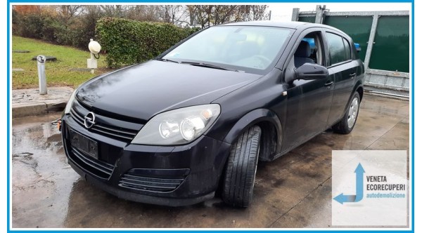 OPEL ASTRA A04 del 2005 parti usate e ricambi