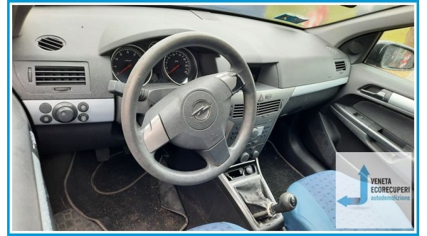 OPEL ASTRA A04 del 2005 parti usate e ricambi