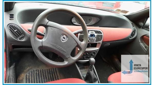 LANCIA Y  del 2002 parti usate e ricambi