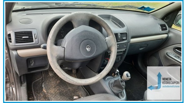 RENAULT CLIO 2a Serie  del 2004 parti usate e ricambi