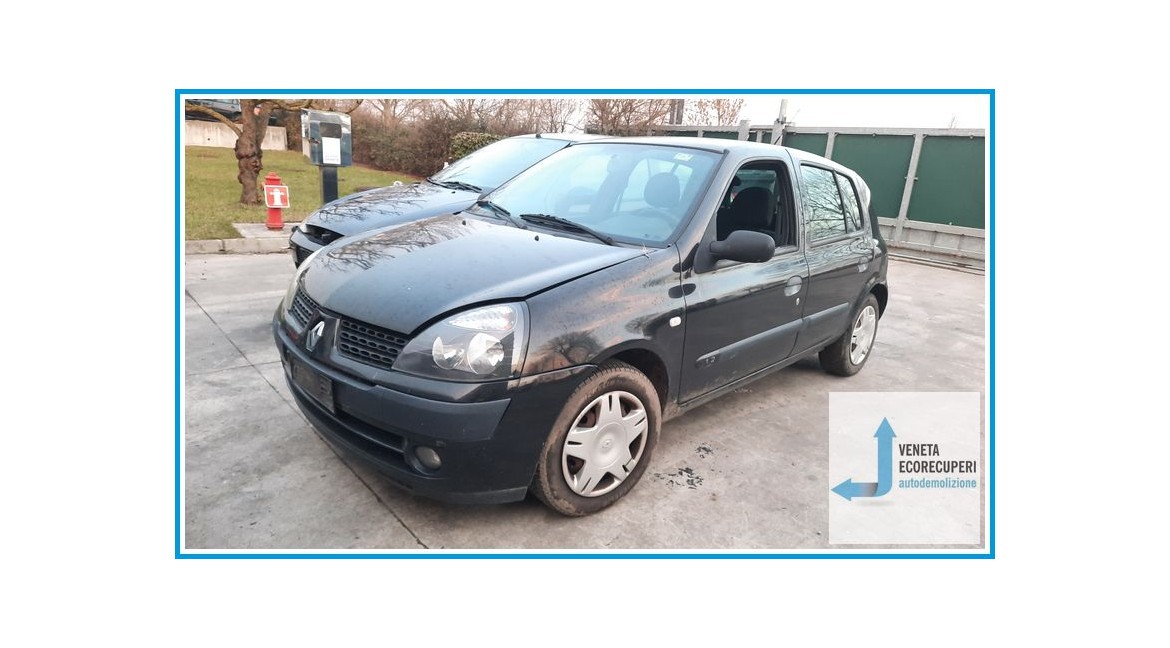 RENAULT CLIO 2a Serie  del 2003 parti usate e ricambi