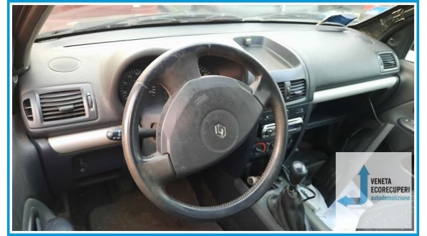 RENAULT CLIO 2a Serie  del 2003 parti usate e ricambi