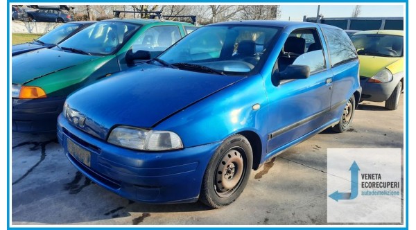 FIAT PUNTO 1a Serie  del 1999 parti usate e ricambi