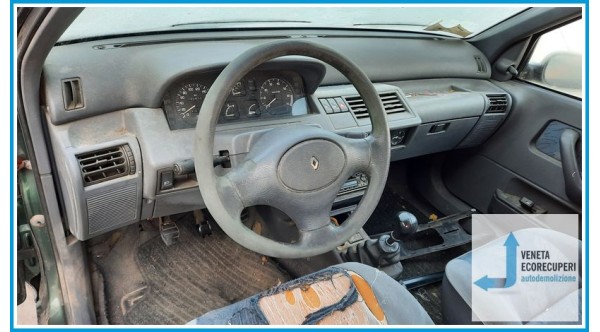 RENAULT CLIO 1a Serie  del 1996 parti usate e ricambi