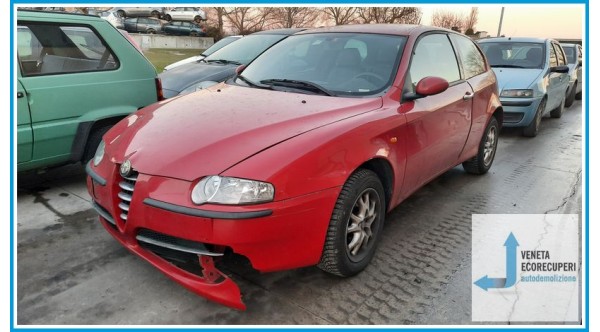 ALFA ROMEO 147 W8 del 2001 parti usate e ricambi