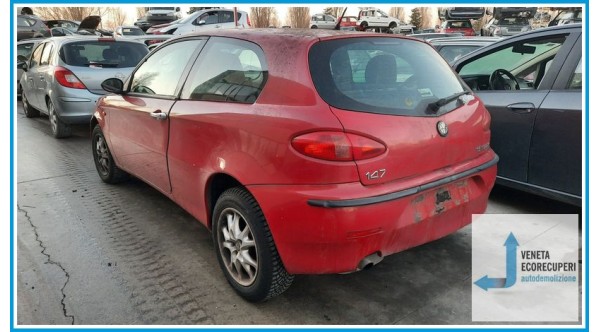 ALFA ROMEO 147 W8 del 2001 parti usate e ricambi