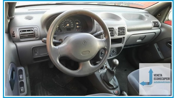 RENAULT CLIO 2a Serie  del 1998 parti usate e ricambi