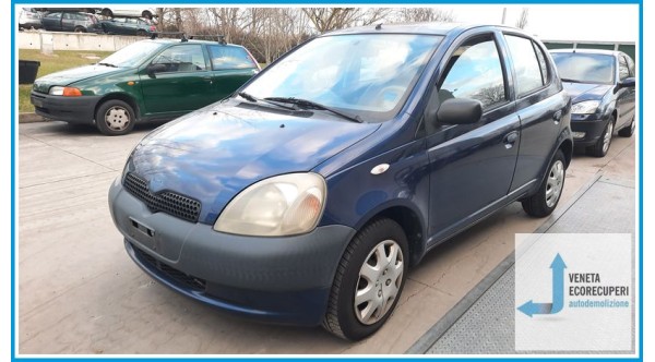 TOYOTA YARIS JPP del 2000 parti usate e ricambi