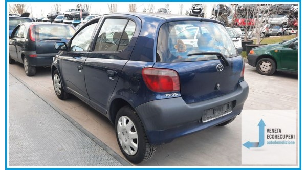TOYOTA YARIS JPP del 2000 parti usate e ricambi